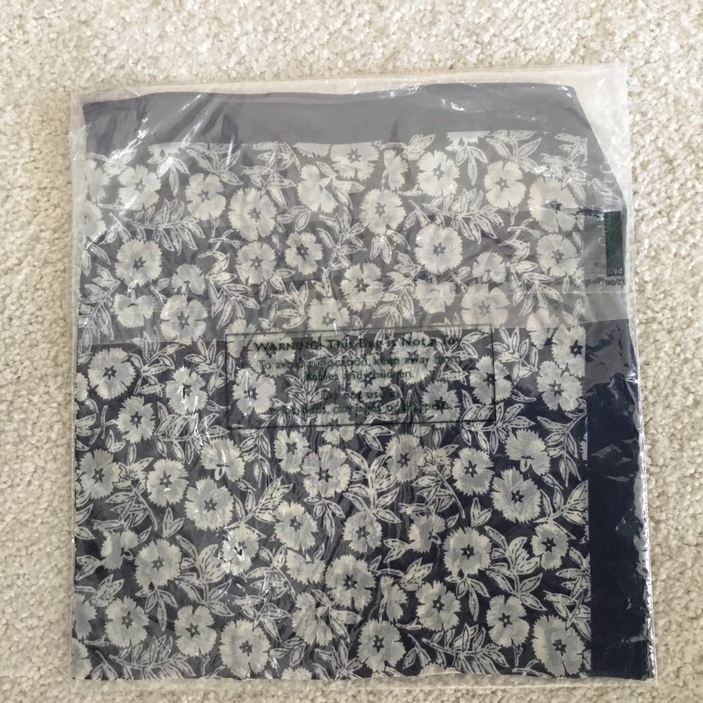 Coldwater Creek floral scarf, blue, about 17.5 inch square, NWT